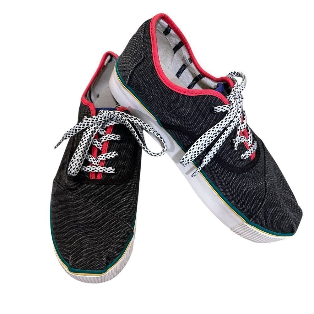Tom’s one for one sneakers size 10